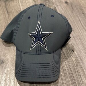 New Era Dallas Cowboys Graphite 9SEVENTY Fitted stretch-snap Hat.